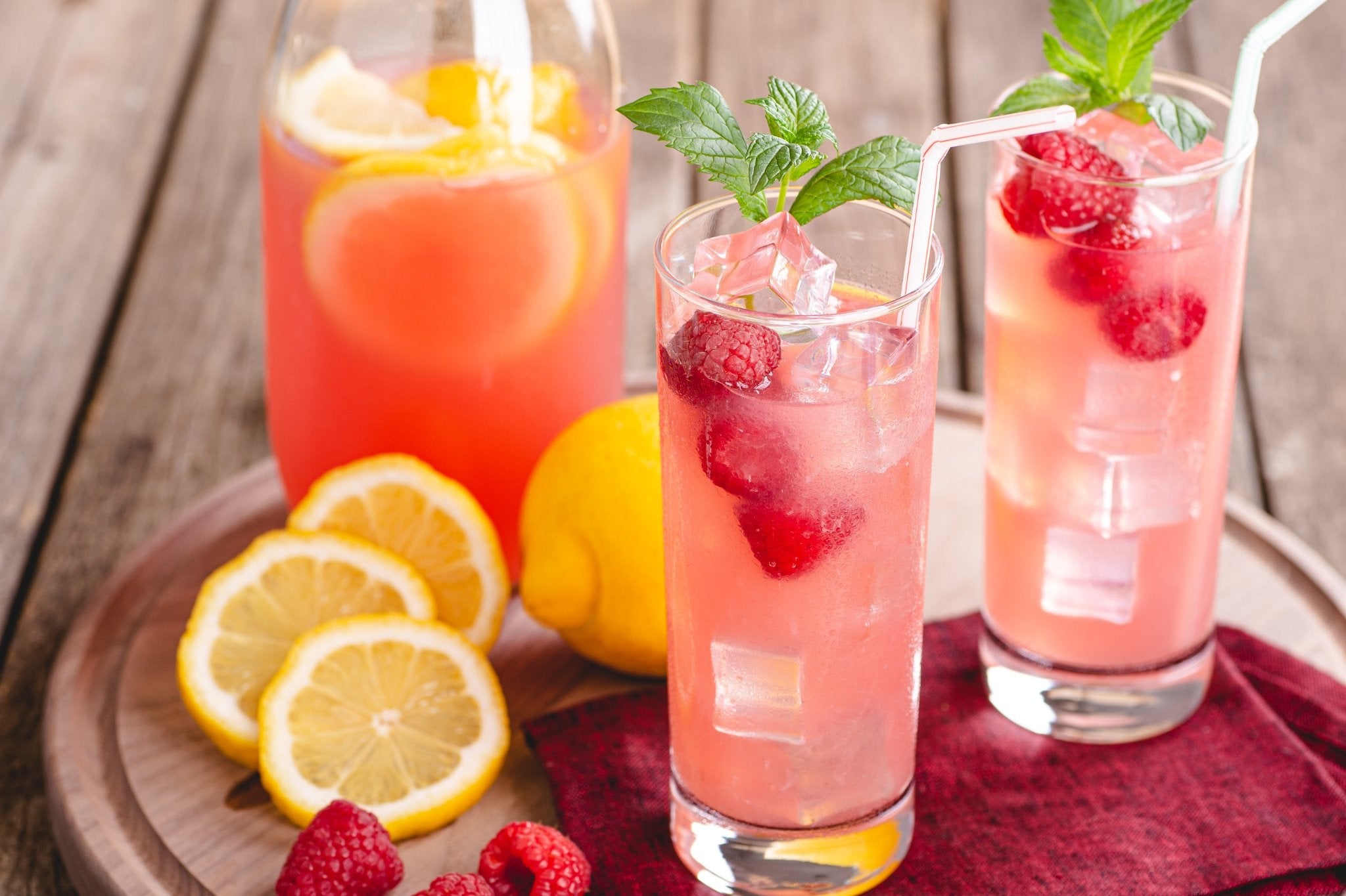 5 Natural Steps To Maintain Youthful Beauty For Women Over 40 - Loose Leaf Tea Market