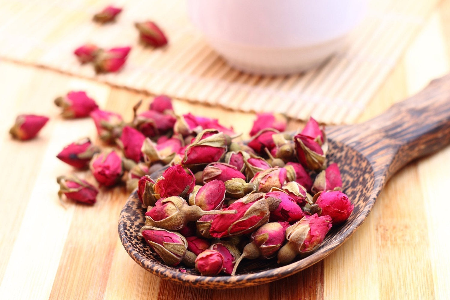 Naturally Beautiful: The Best Teas & Natural Products To Nurture Your Inner & Outer Beauty - Loose Leaf Tea Market